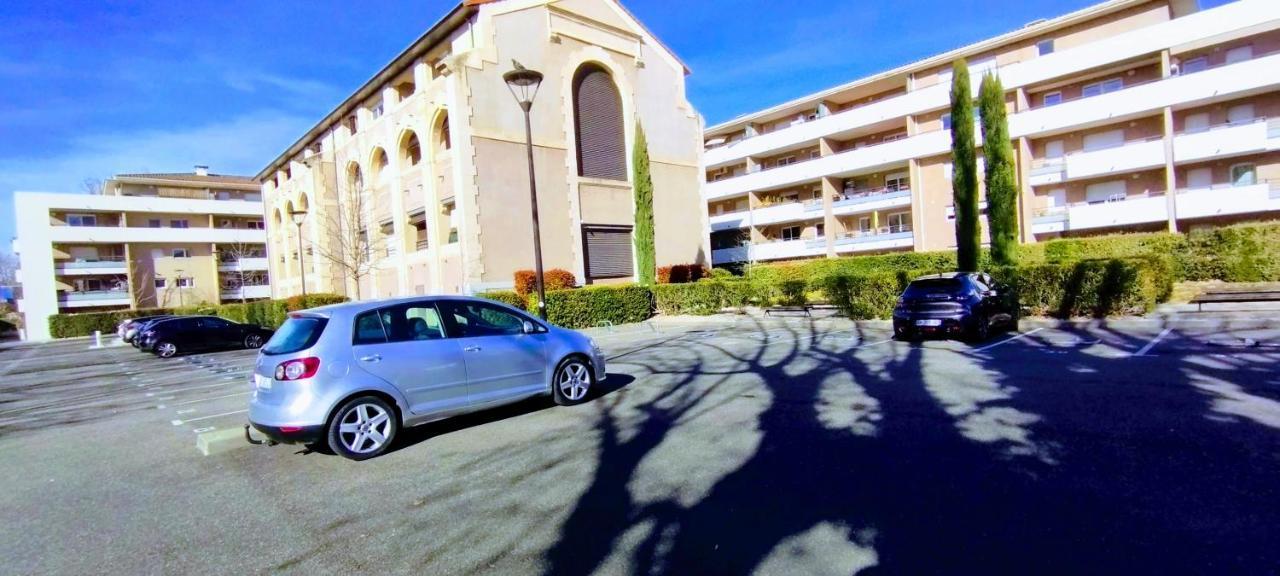 Mambrillo Parking Netflix Disney Prime Awinion Zewnętrze zdjęcie