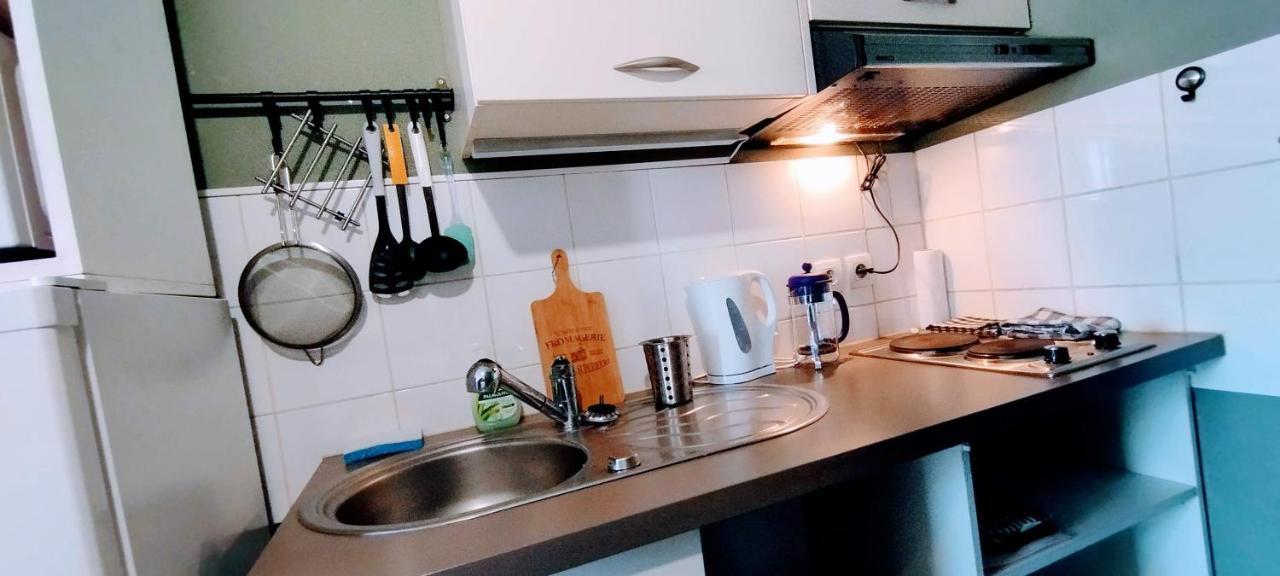 Mambrillo Parking Netflix Disney Prime Awinion Zewnętrze zdjęcie