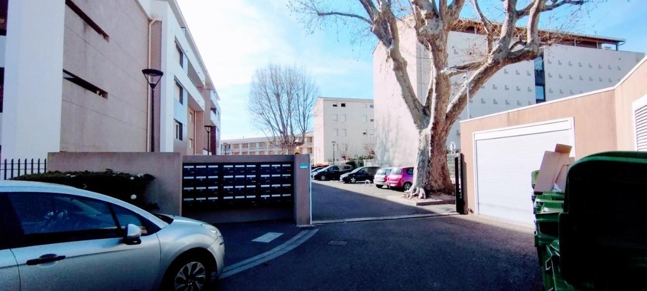 Mambrillo Parking Netflix Disney Prime Awinion Zewnętrze zdjęcie